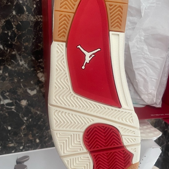 Jordan 4 white Levi’s size 9.5 - Picture 3 of 5